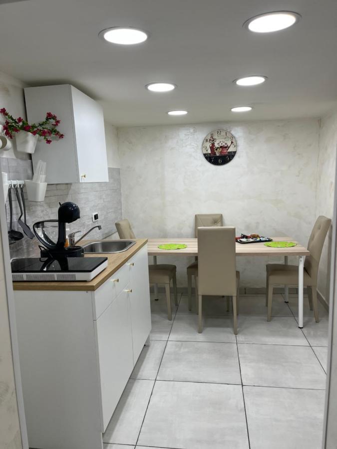 Maison Sabale' Apartment Наполи Екстериор снимка
