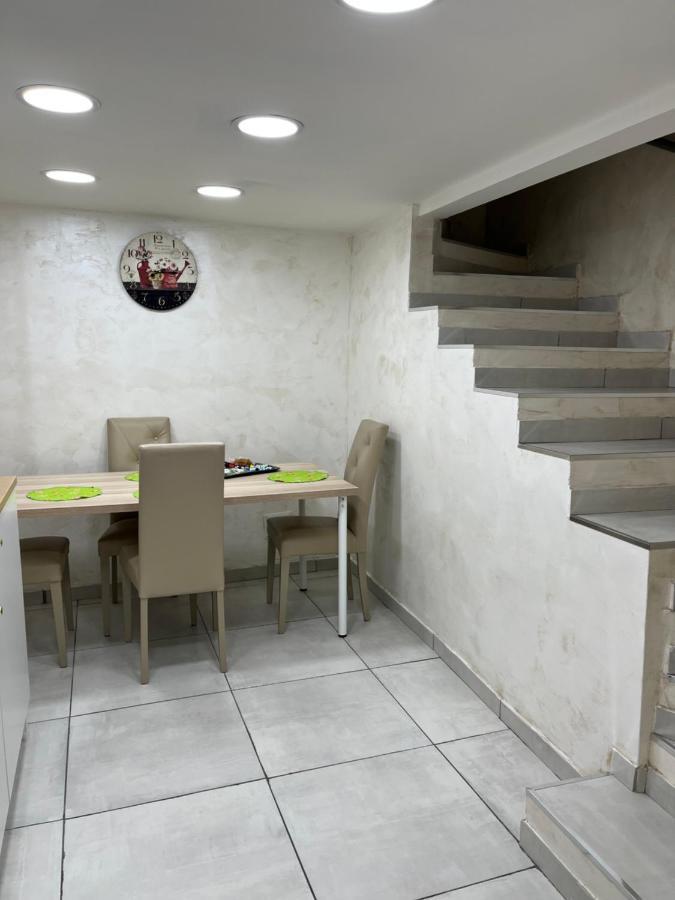 Maison Sabale' Apartment Наполи Екстериор снимка